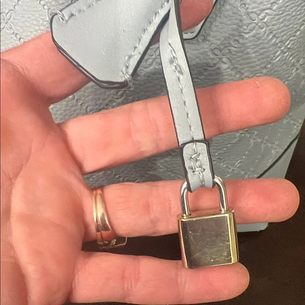 Nine West Elegant Light Blue Handbag - Picture 2 of 9